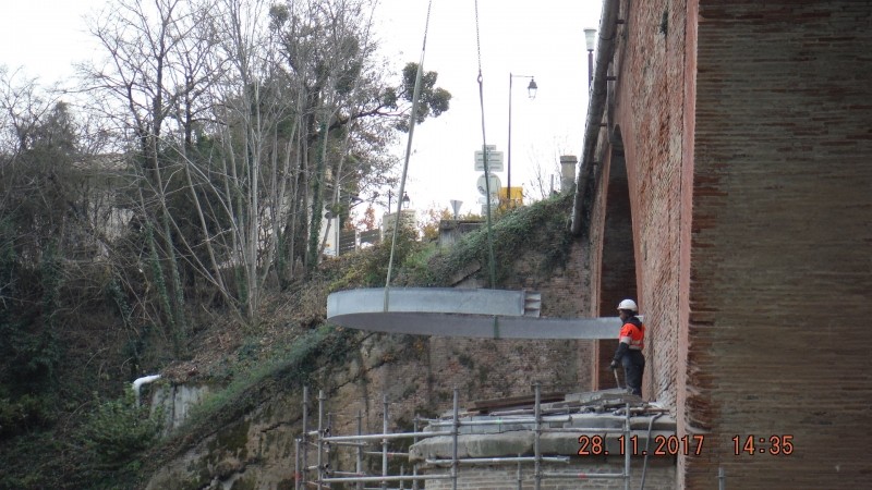 Ensemble de ceintures pour renforcement de piles de pont