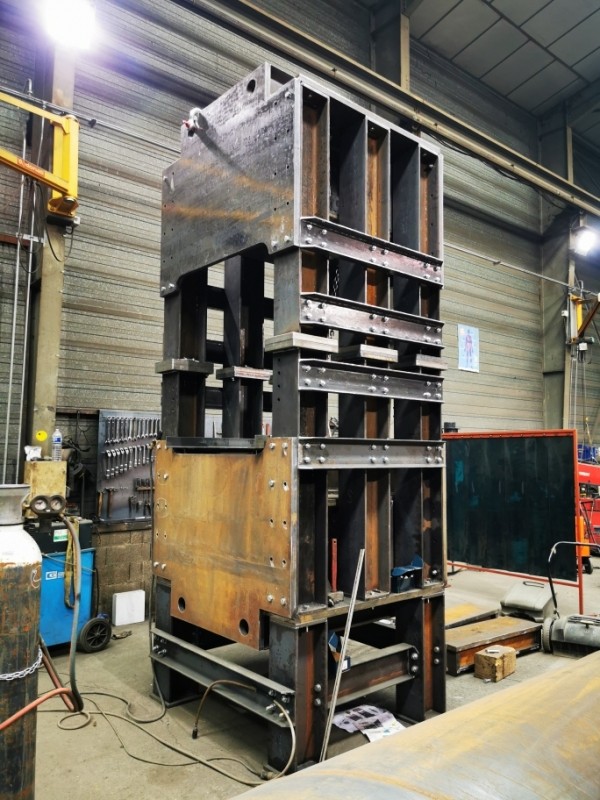 Bâtis pour presse hydraulique 100T
